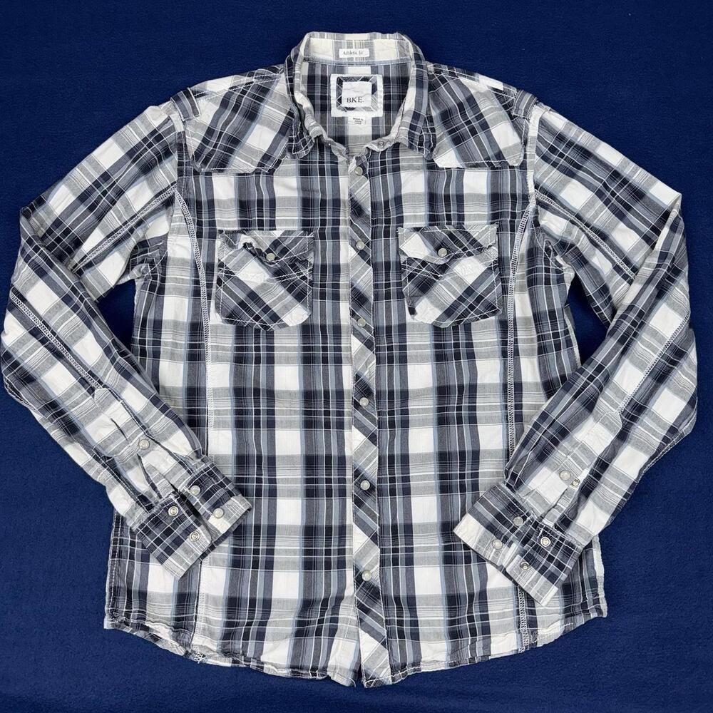 BKE Pearl Snap Shirt Mens M White Blue Plaid Western Cut Cowboy Flap Pockets